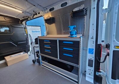 Aménagement Sortimo dans Ford Transit
meuble côté passag